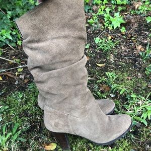 Leather slouchy heeled boots